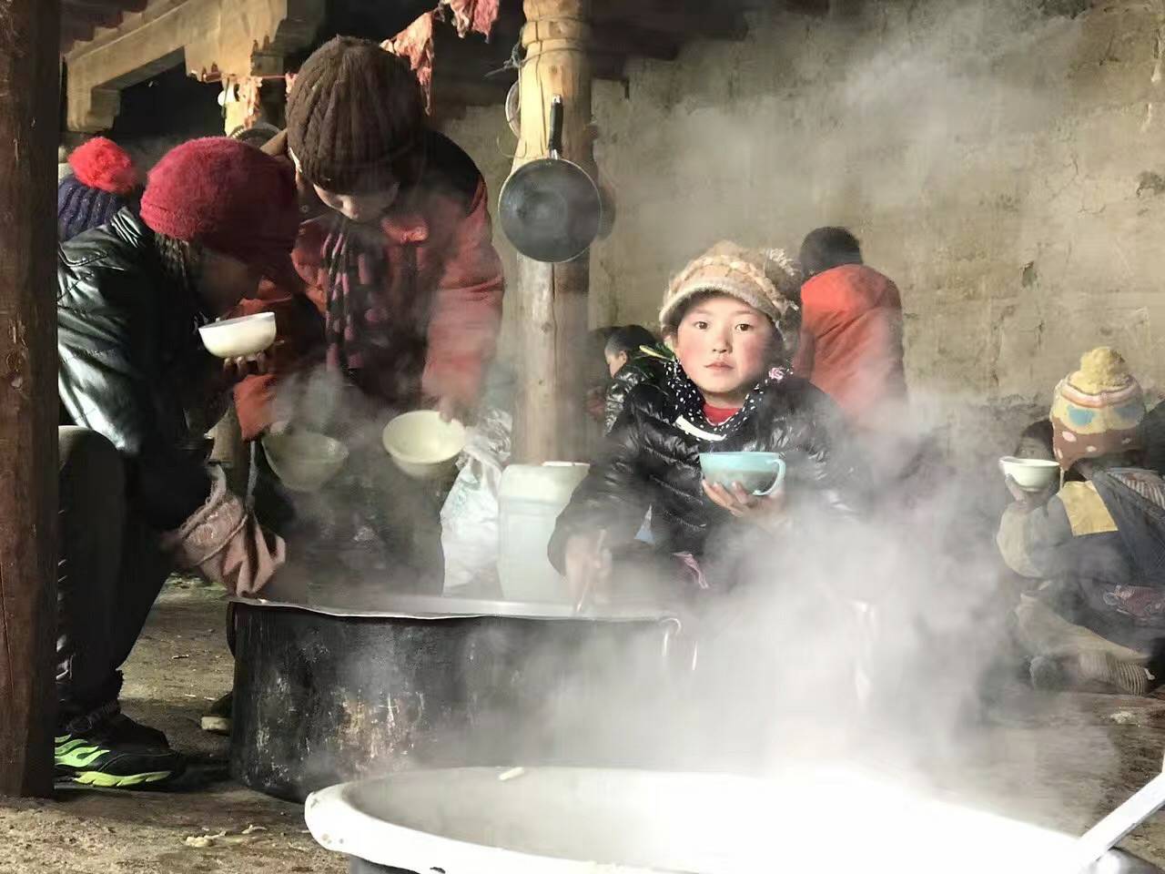 beat365(中国)官方网站公益回顾丨家国同欢月同圆 温暖满载甘孜州(图10)