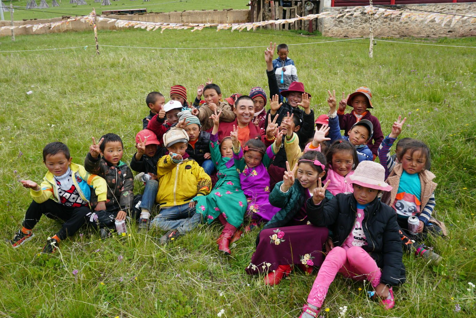 beat365(中国)官方网站公益回顾丨家国同欢月同圆 温暖满载甘孜州(图14)